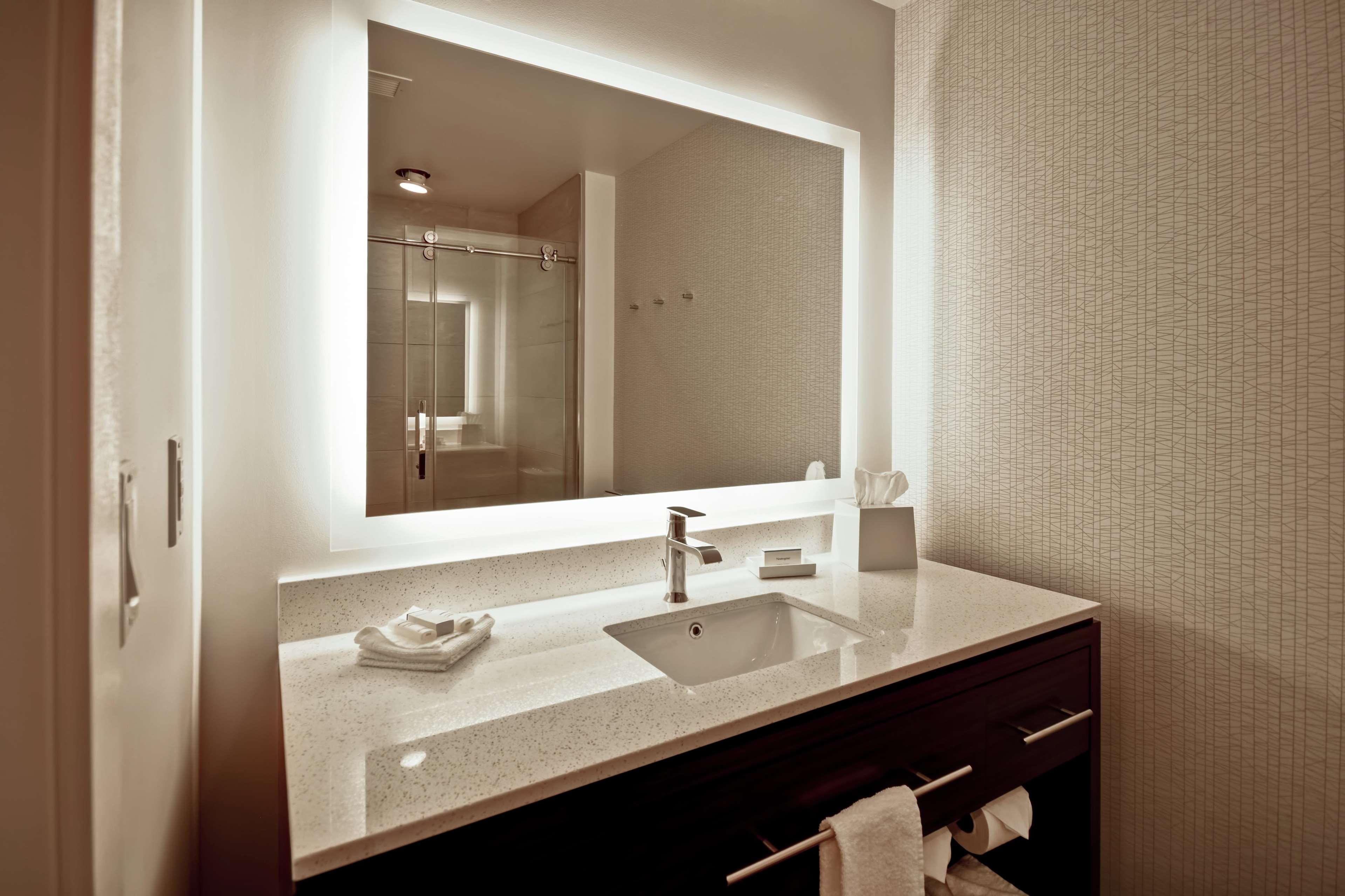 Home2 Suites By Hilton Los Angeles Монтебело Екстериор снимка