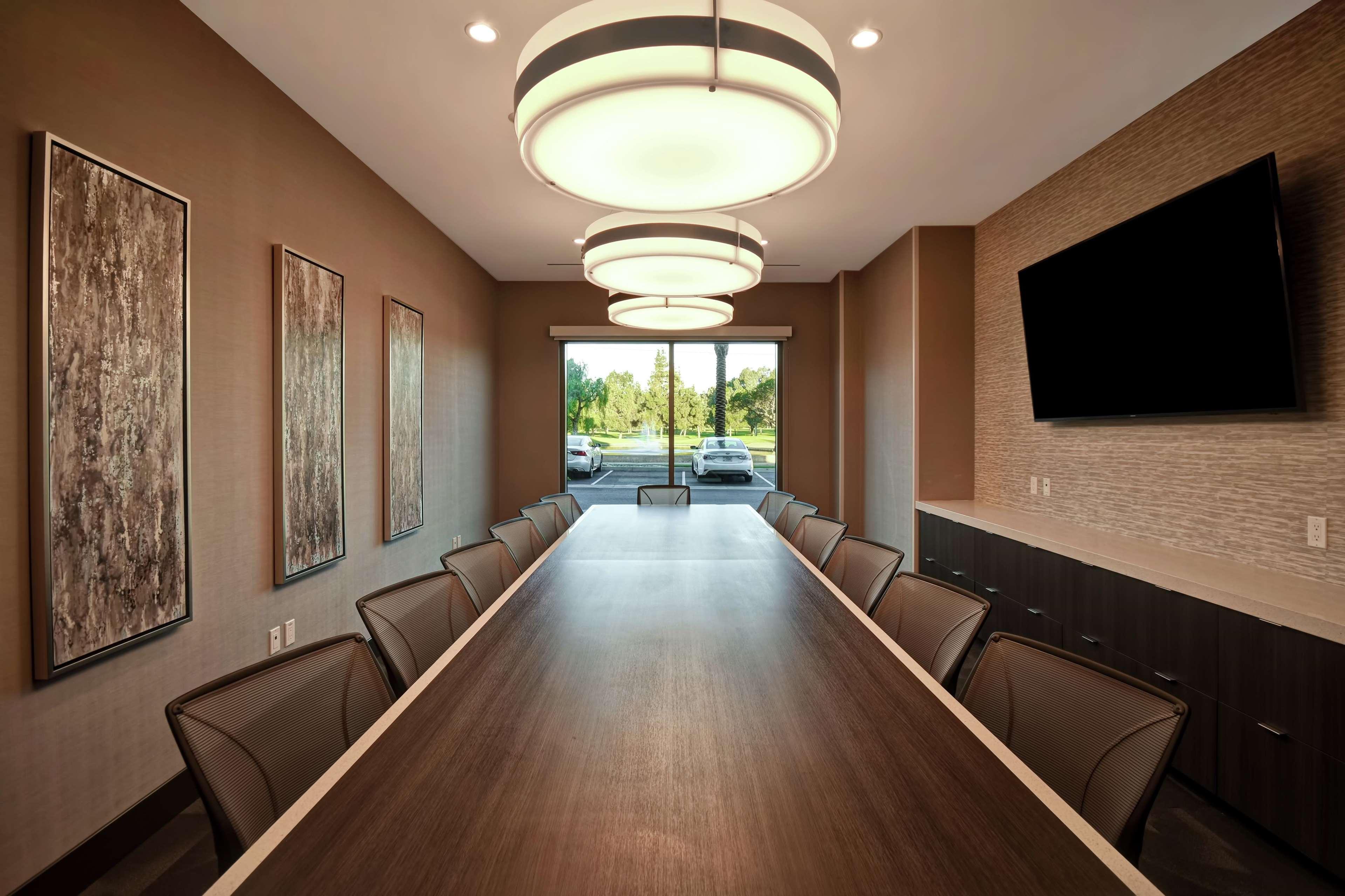 Home2 Suites By Hilton Los Angeles Монтебело Екстериор снимка