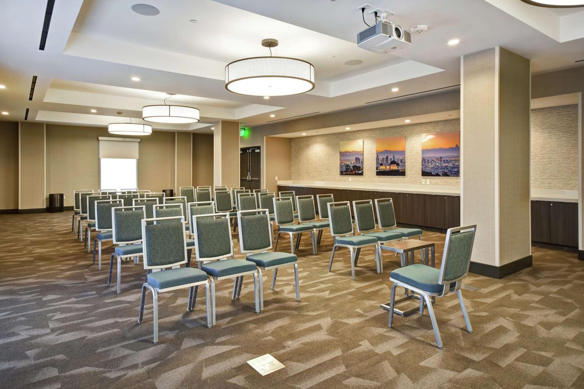 Home2 Suites By Hilton Los Angeles Монтебело Екстериор снимка